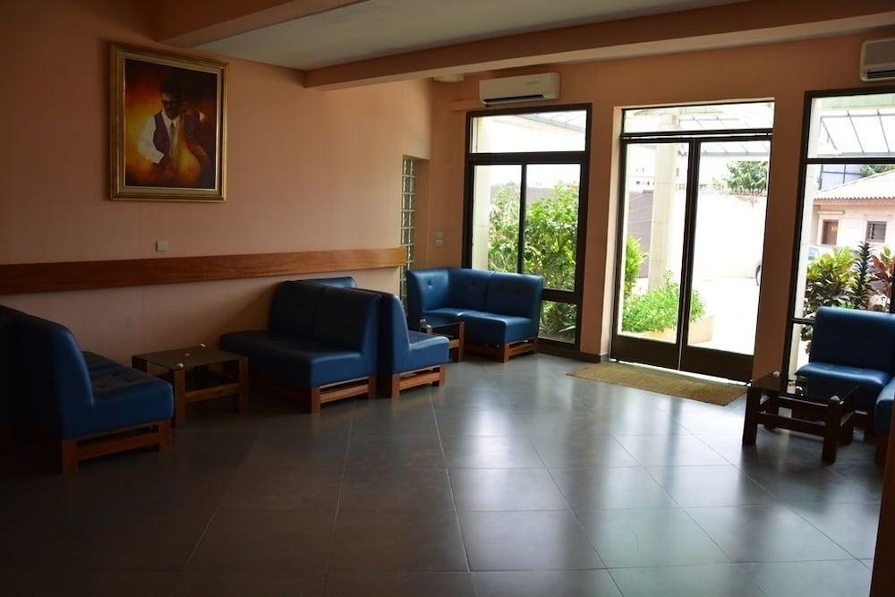 Hotel Sol Beni Abidjan Buitenkant foto