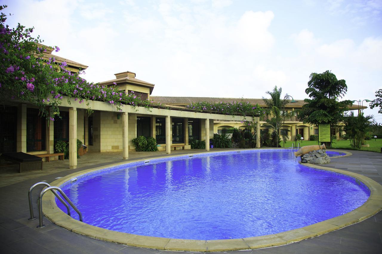 Hotel Sol Beni Abidjan Buitenkant foto