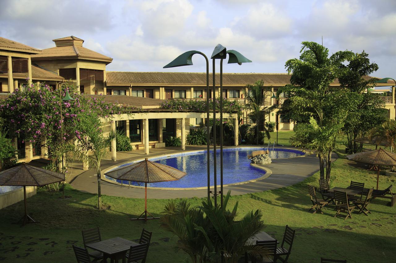 Hotel Sol Beni Abidjan Buitenkant foto