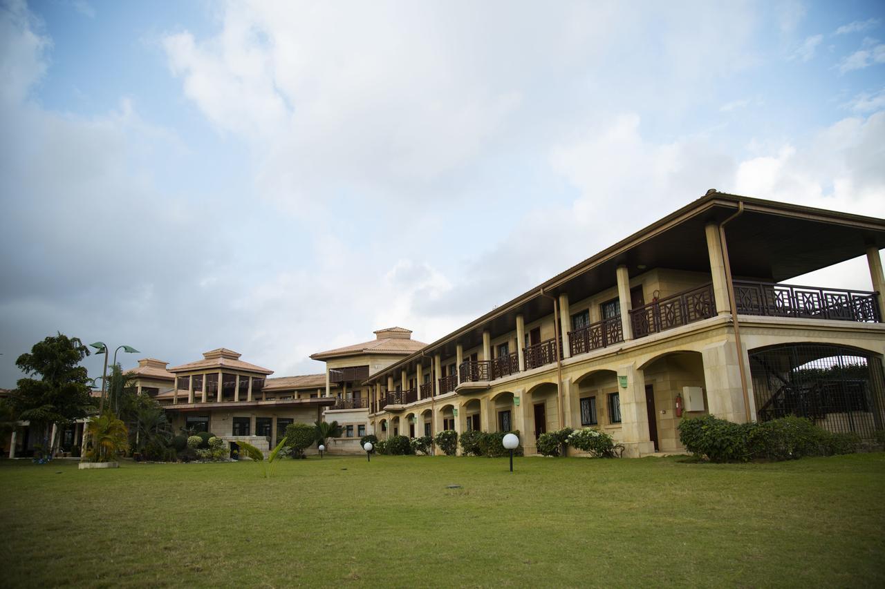 Hotel Sol Beni Abidjan Buitenkant foto