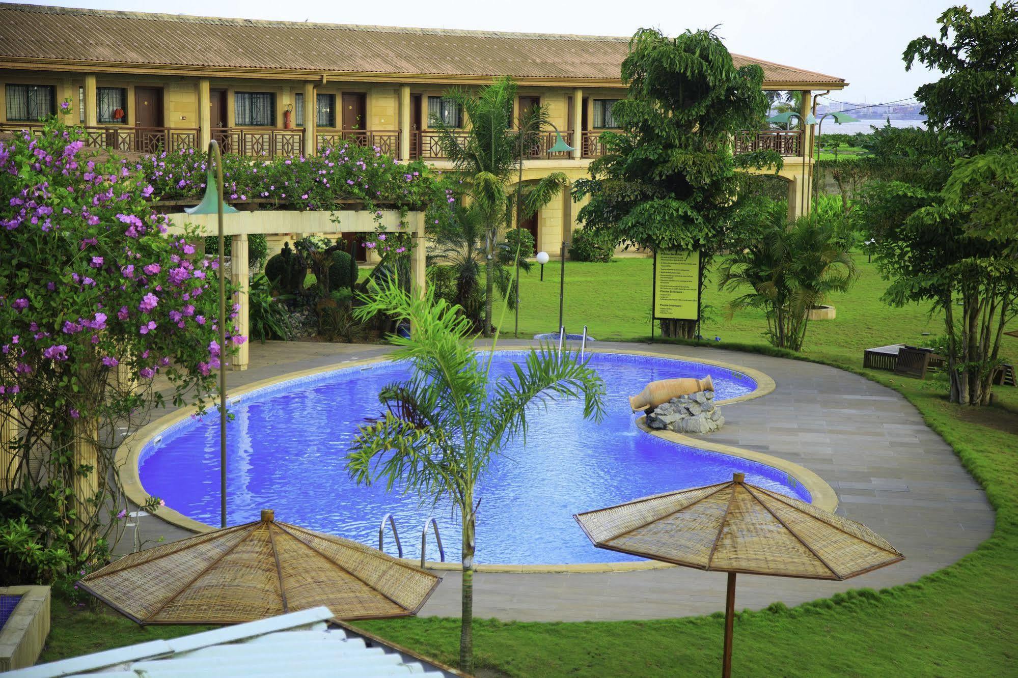Hotel Sol Beni Abidjan Buitenkant foto