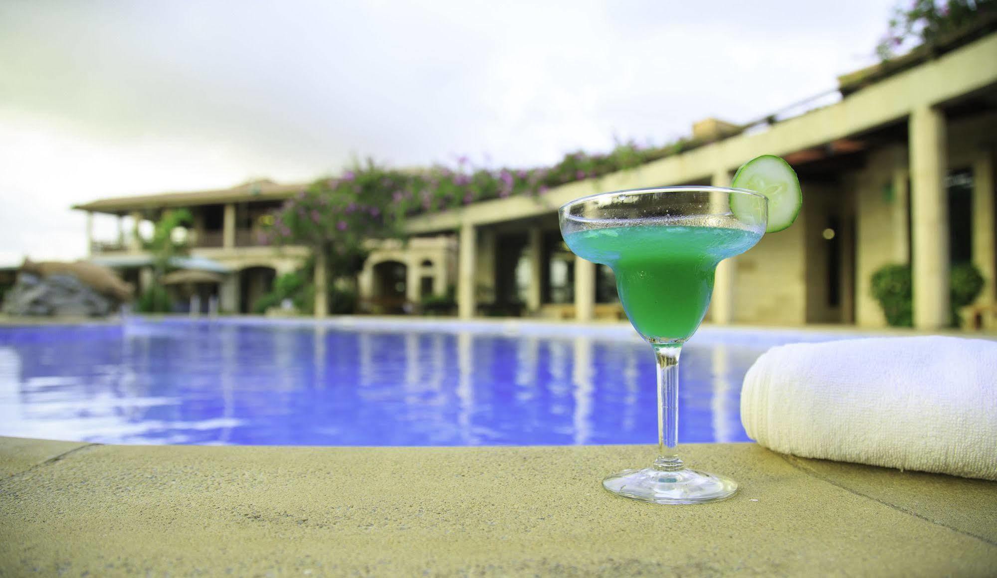 Hotel Sol Beni Abidjan Buitenkant foto