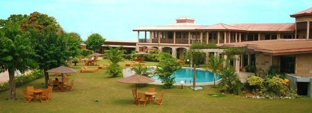Hotel Sol Beni Abidjan Buitenkant foto